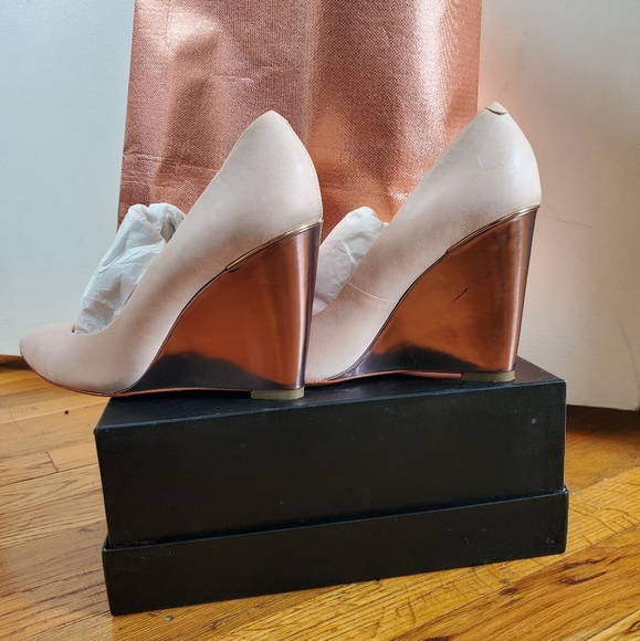 Coach Orchard rose gold metallic wedge heel 👠 - Picture 2 of 9